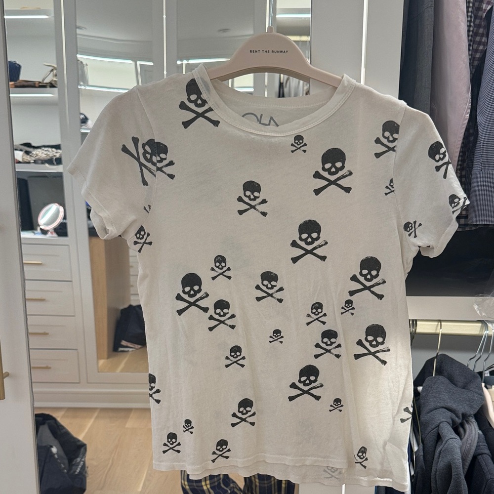 Chaser White Skull Print Short Sleeve Tee